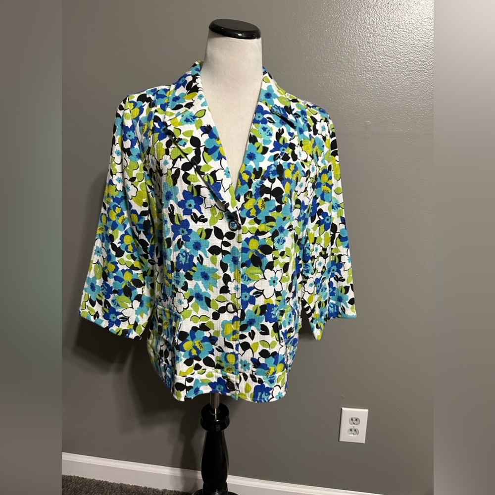 RQT women’s size 18 snap front‎ blazer with 3/4 sleeves